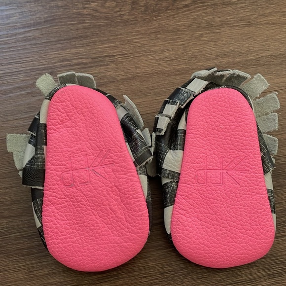 DK baby Leather Shoes Size 2 - Picture 3 of 3